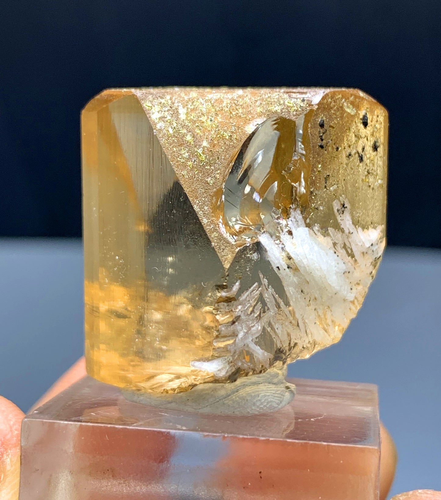 Gemmy Natural Topaz Crystal from Skardu Pakistan - 35 gram