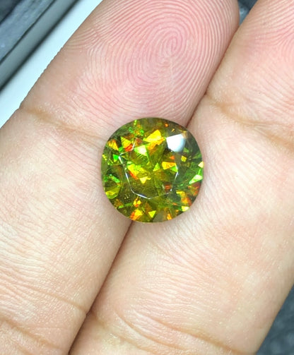 Full Fire Titanite Sphene Green Gemstone, Loose Gemstone, Sphene Faceted Cut Stone for Ring Making - 4.05 carats