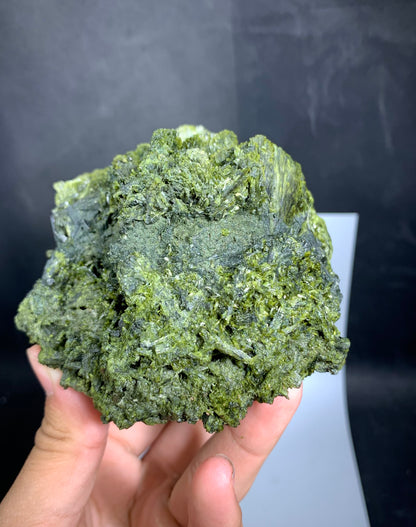 Tree Green Epidot Crystal From Pakistan - 744 Grams