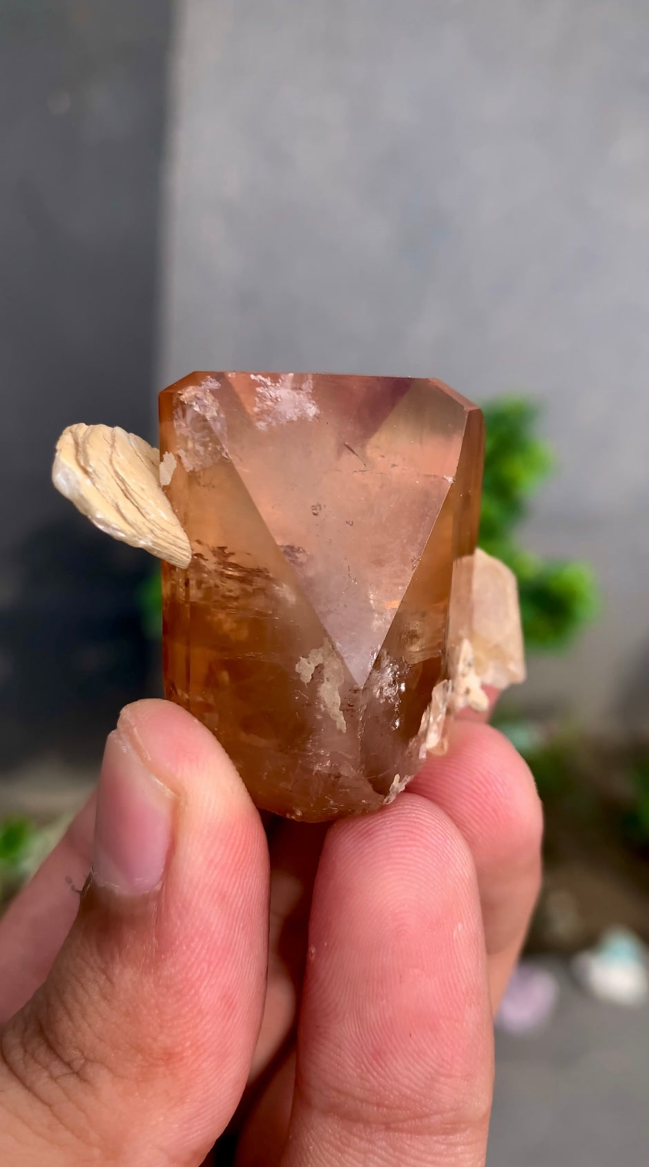 Topaz crystal from Skardu Pakistan - 55 grams