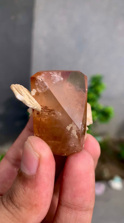 Topaz crystal from Skardu Pakistan - 55 grams