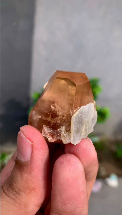 Topaz crystal from Skardu Pakistan - 55 grams
