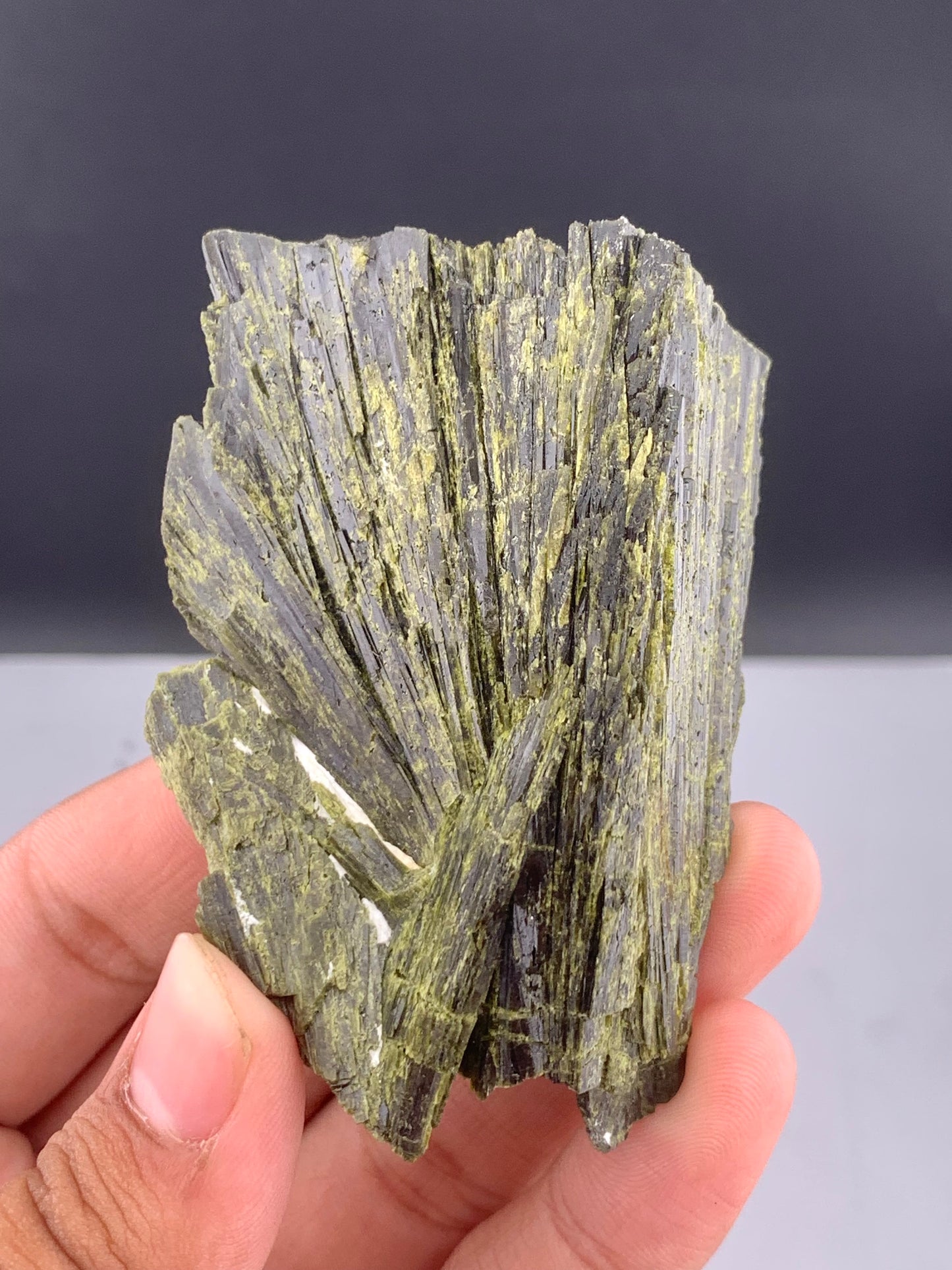 Green Epidot Cluster From Pakistan - 94 Grams
