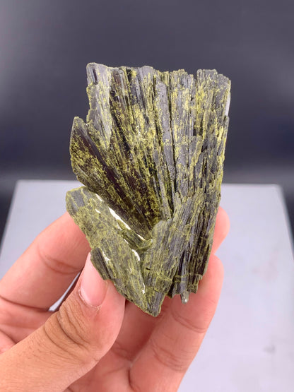 Green Epidot Cluster From Pakistan - 94 Grams