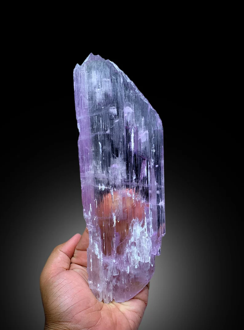 Kunzite crystal, mountain shape termination close-up
Natural kunzite specimen, full crystal profile