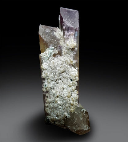 Kunzite specimen dimensions 172 by 100 by 51 mm
Twin kunzite crystal back angle view