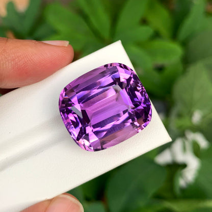 Eye clean Amethyst gemstone
Large Amethyst loose gemstone