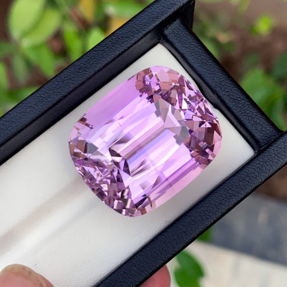 Natural Spodumene gemstone
Large carat Kunzite for sale