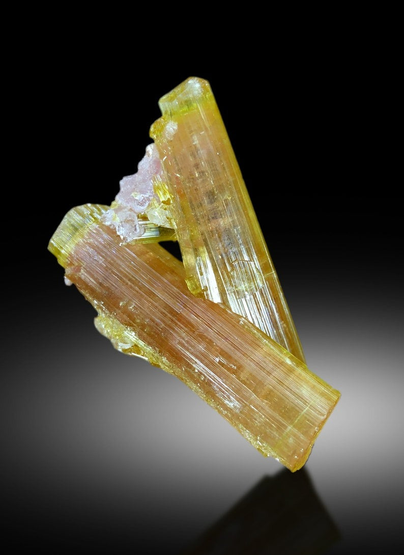 Lepidolite purple matrix with watermelon tourmaline contrast
Paprok Nuristan watermelon tourmaline elbaite fluor-elbaite