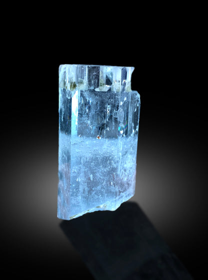 Long sky blue crystal, 51 mm, from Skardu
Side face of a damage free aquamarine crystal