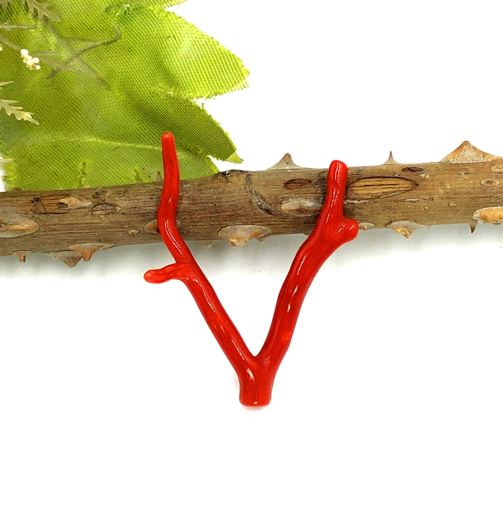 Natural Mediterranean red coral branch tree shape
Corallium rubrum natural branch not dyed 9.95ct