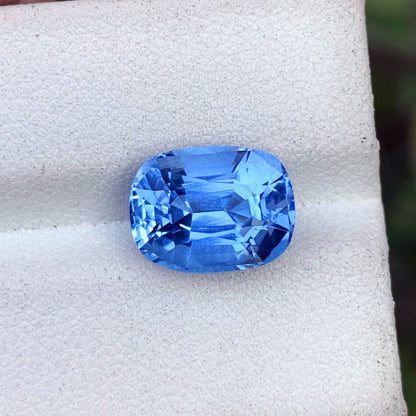 Natural aquamarine IF clarity gemstone for ring
Brazil aquamarine deep blue cushion cut profile