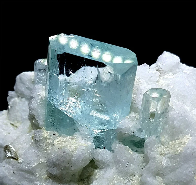 Natural aquamarine crystal 19x17mm terminated clean
Shigar Valley aquamarine single crystal collector specimen