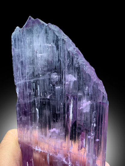 Pink kunzite crystal, natural luster detail
Natural kunzite crystal, complete specimen view