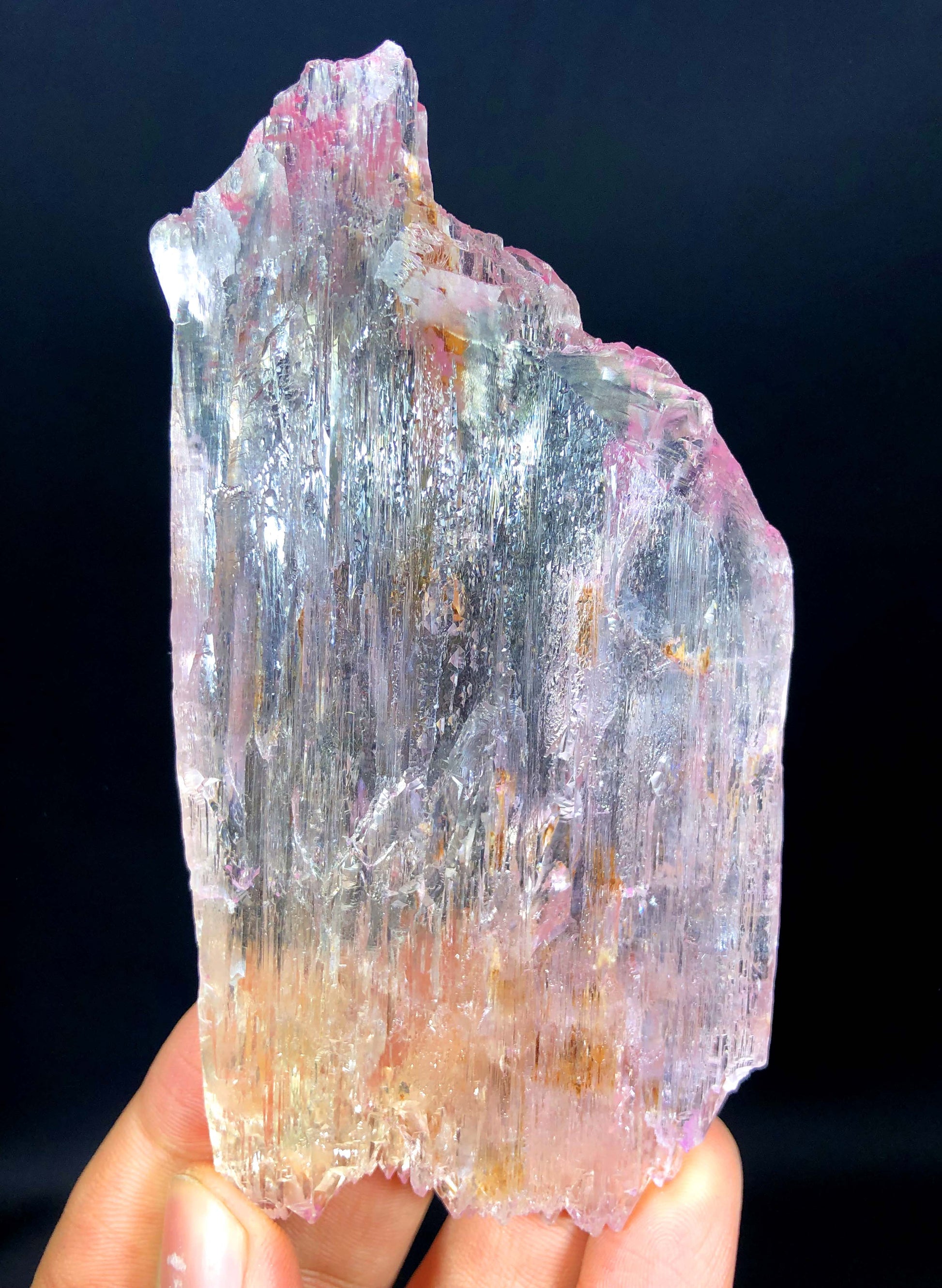 150g raw kunzite crystal, Nuristan Afghanistan
Side view of pink kunzite showing depth and brilliance