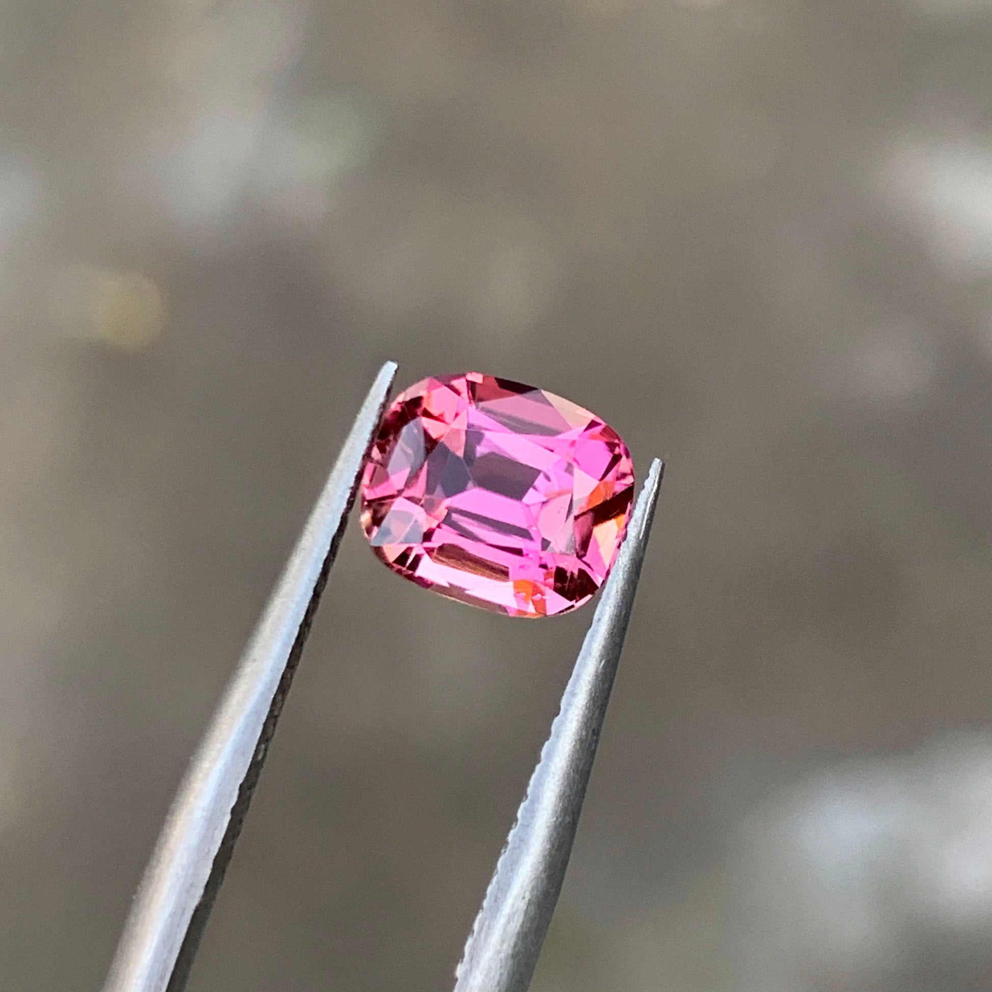 Natural pink tourmaline october birthstone loose stone
Pink elbaite tourmaline 1.60ct for engagement ring