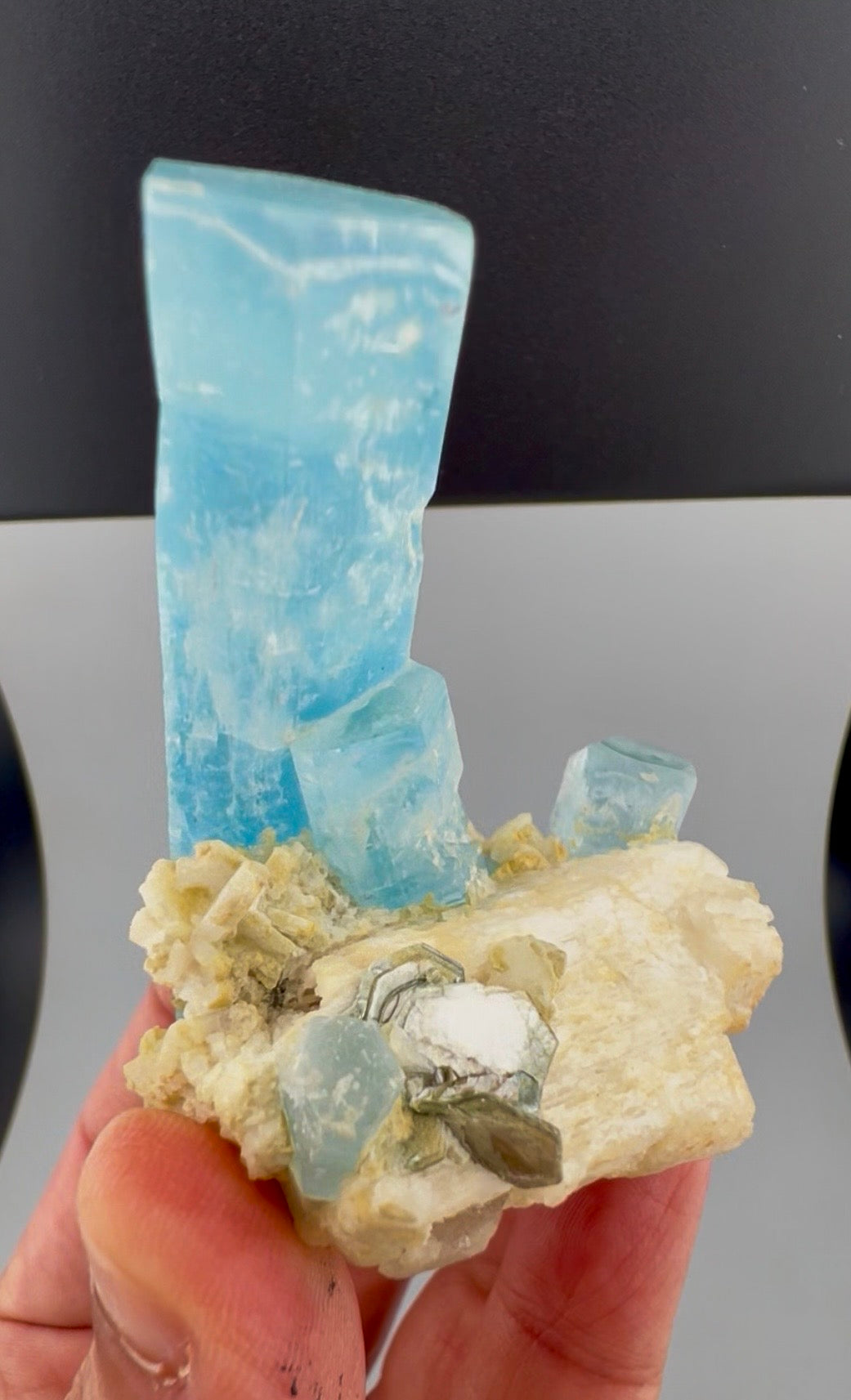 Natural sky blue aquamarine crystal with mica on feldspar
Terminated aquamarine crystal cluster, Afghanistan origin