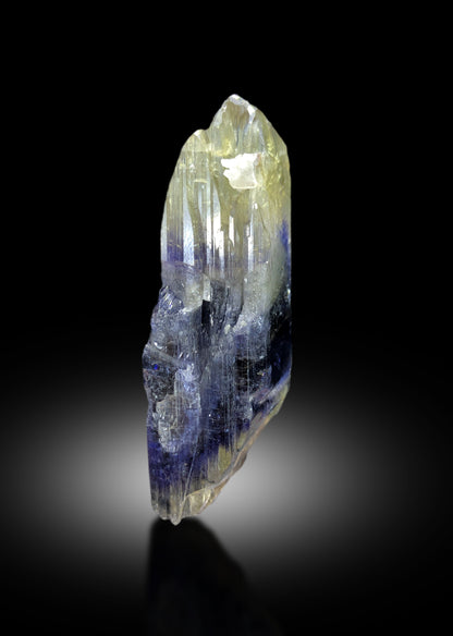 Tanzanite crystal size comparison 56x19x16mm
Natural tanzanite crystal video still showing true color