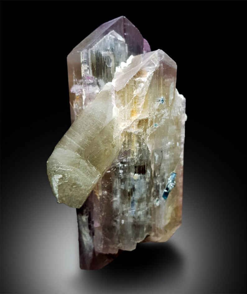 Afghanistan kunzite specimen detailed view
Natural untreated bicolor kunzite specimen