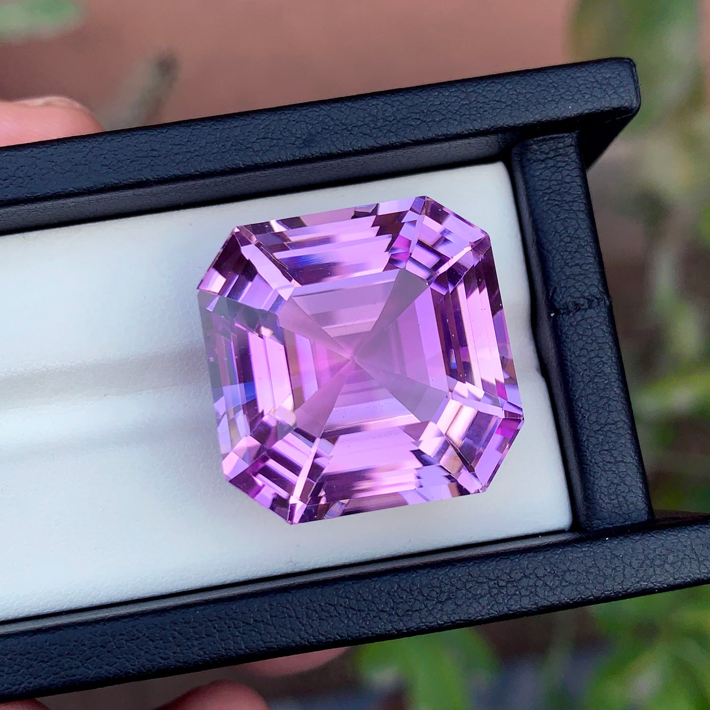 Natural untreated kunzite gemstone 24x24mm face up
Afghan kunzite square cushion collector gemstone