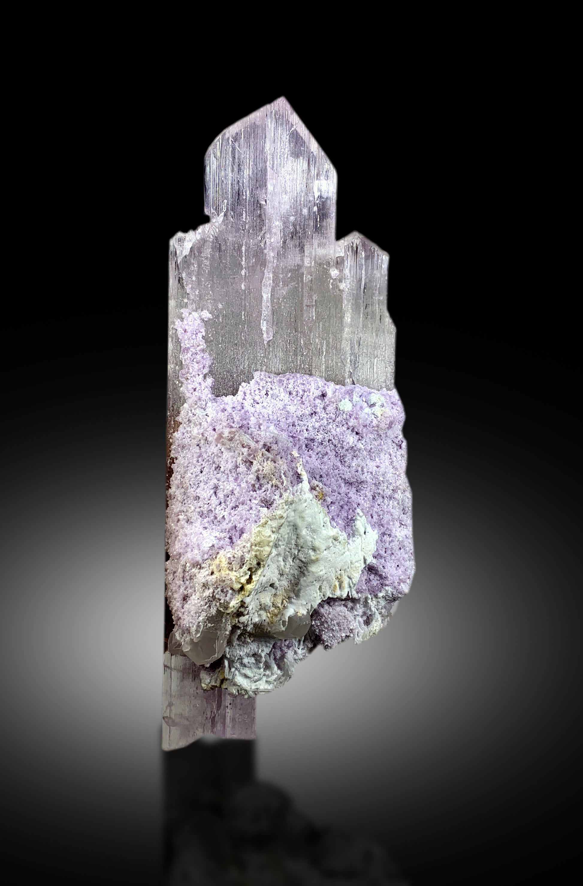 Pink kunzite crystal excellent luster natural color close-up
Museum size kunzite specimen side profile 276x115mm