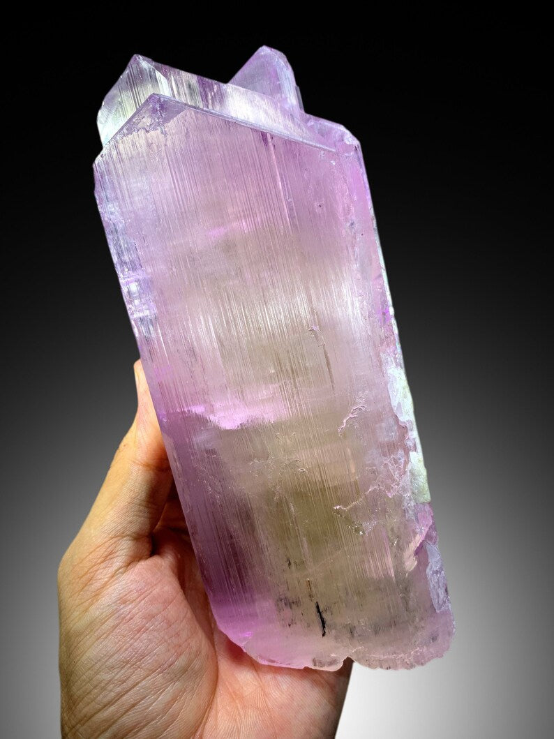 Pink kunzite crystal side view showing color depth
Top view of 1134 gram kunzite specimen