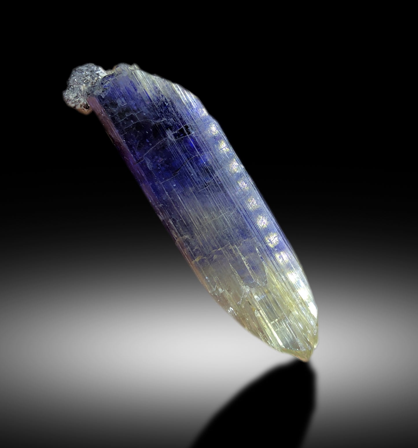 Rare untreated tanzanite mineral specimen
Premium tanzanite crystal for mineral collection
