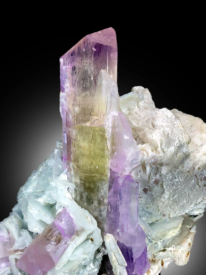 Rare kunzite crystal specimen
Afghan pink kunzite crystal
Natural spodumene crystal
Collector kunzite specimen