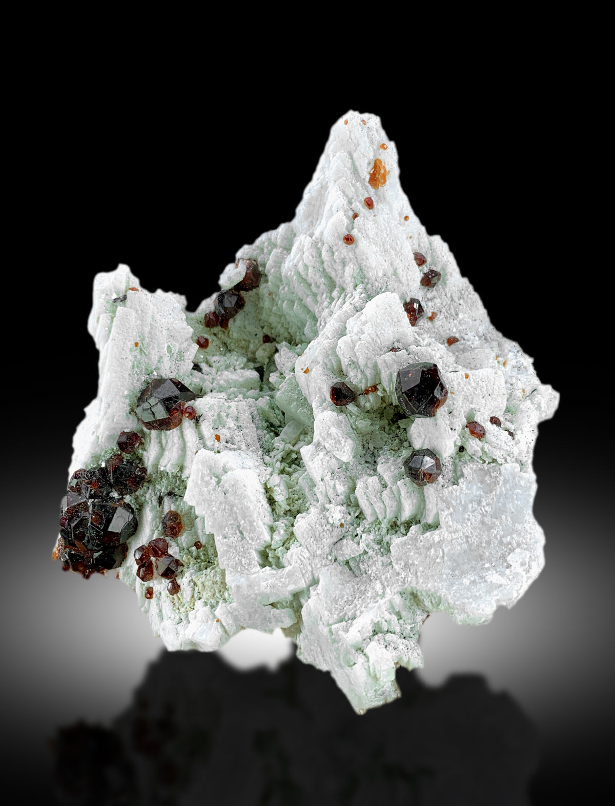 Red garnet mineral specimen from Skardu, Pakistan
Garnet crystal cluster, 82x73x65mm, natural formation