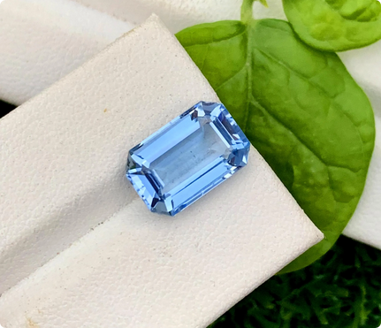 Santa Maria Blue Aquamarine Gemstone: Emerald Cut, 5.90 Carat