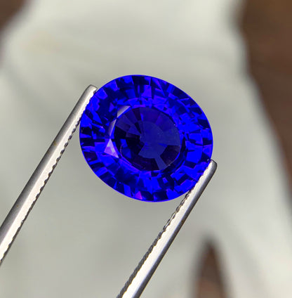 Tanzanite oval cut stone back angle view
Deep blue violet color detail on tanzanite gemstone
Loose tanzanite gemstone for handmade jewelry