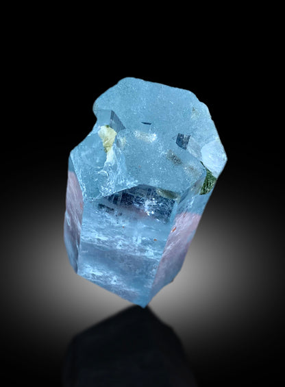 Termination point of a Shigar Valley aquamarine
Raw aquamarine crystal with clear blue color