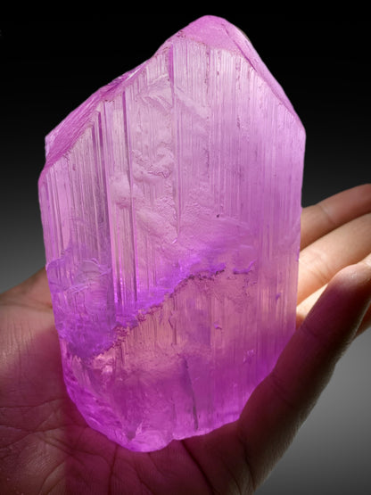 Top grade deep pink kunzite crystal from Nuristan
Closeup of kunzite crystal termination and luster