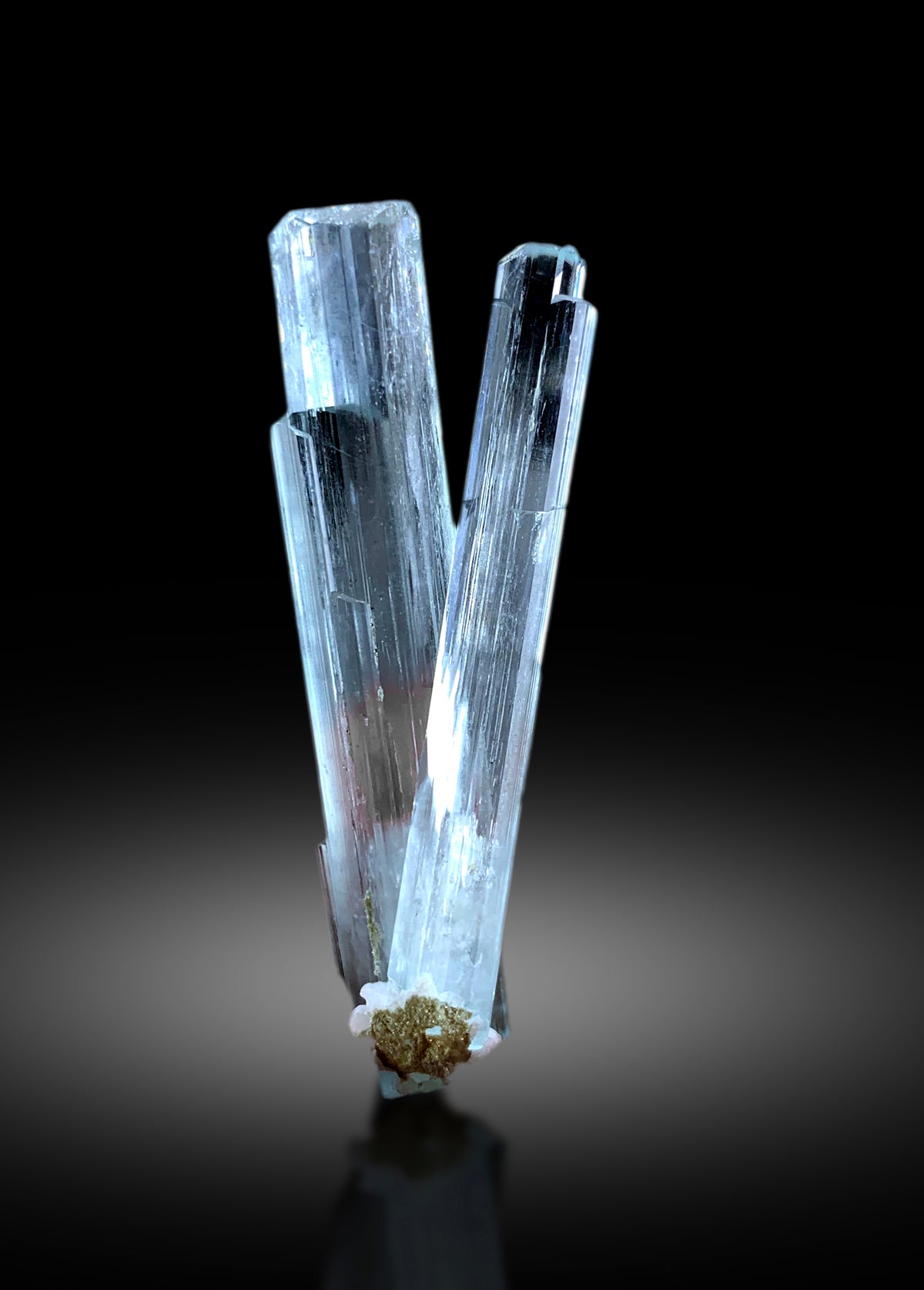 Twinned aquamarine crystals, angled display view
Natural aquamarine from Shigar Valley, back view