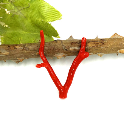 Undyed natural coral branch 41x40mm close-up
Natural coral branch for pendant jewelry making