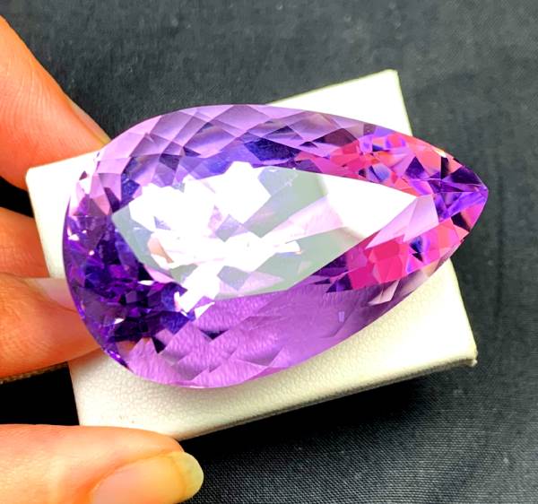 afghanistan origin amethyst gemstone
rare large amethyst gemstone 128 CTS