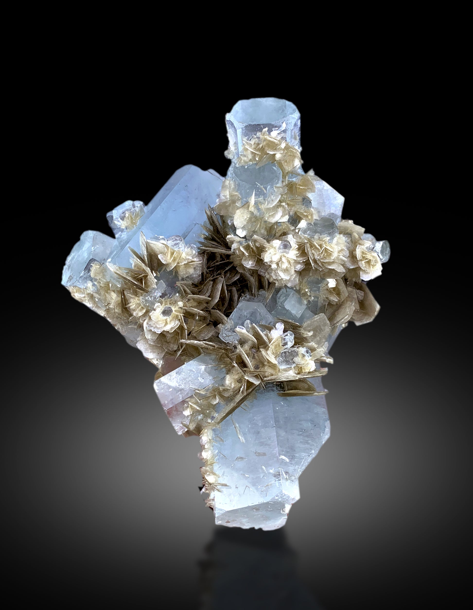 museum quality aquamarine specimen Pakistan
large aquamarine crystal cluster on matrix