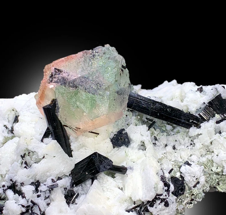 Pakistan mineral specimen fluorite
bicolor fluorite crystal for sale