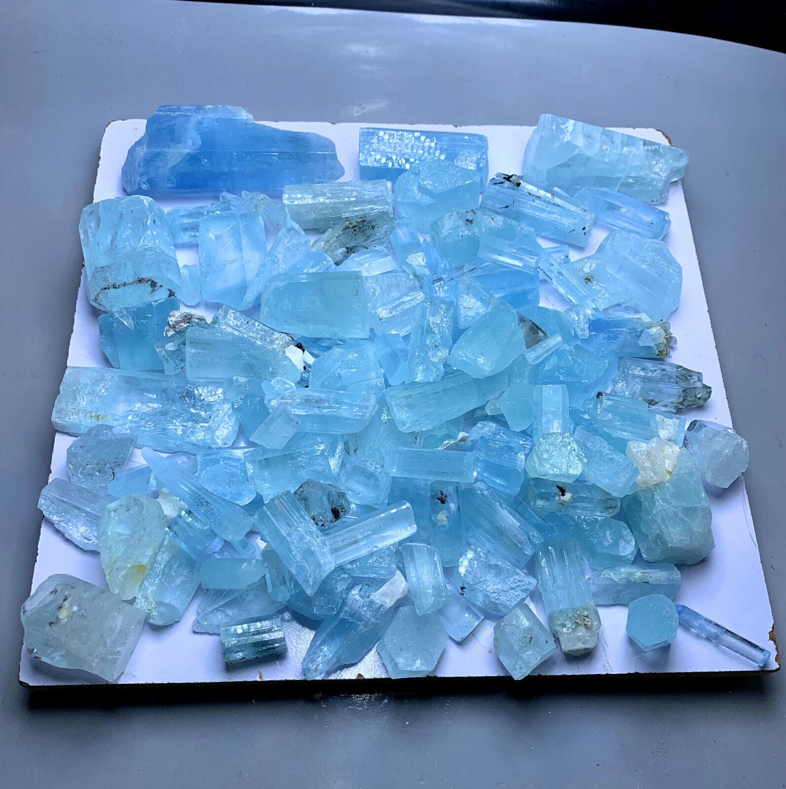 natural shigar aquamarine crystal material
collector-grade aquamarine rough crystals