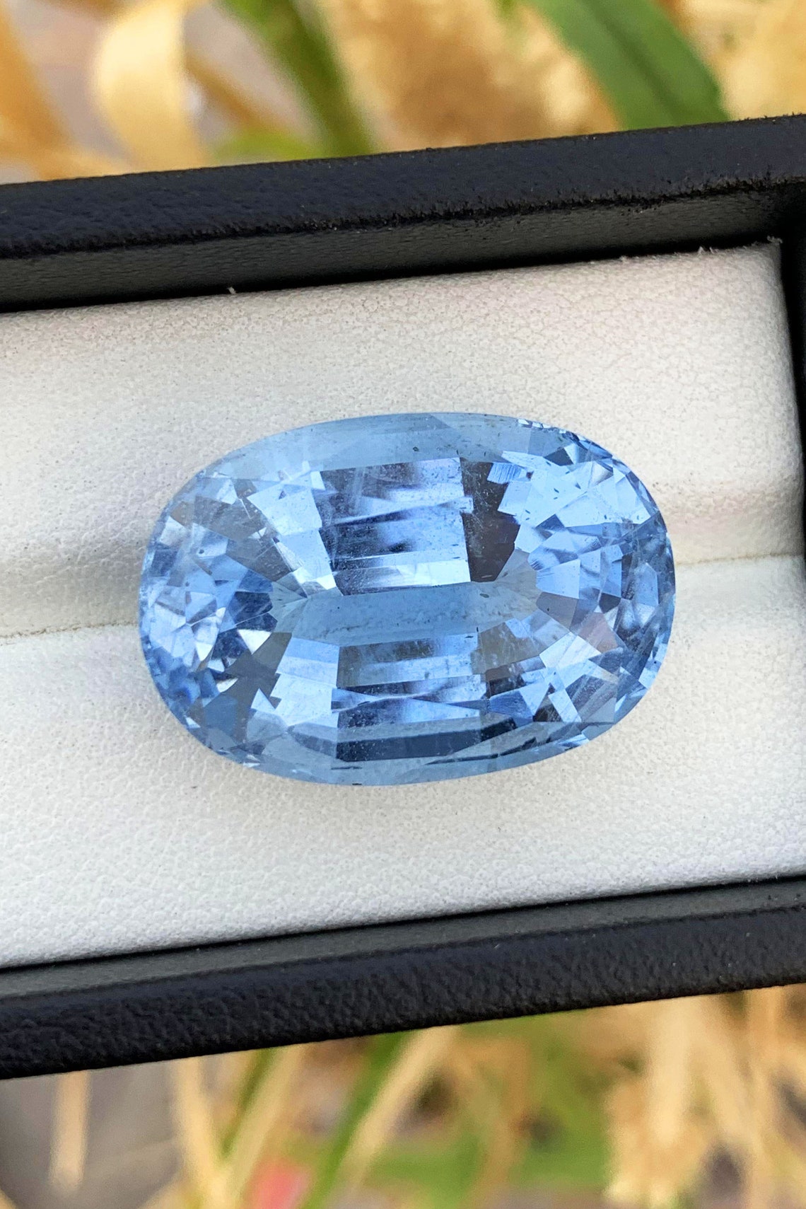 large aquamarine gemstone
genuine brazilian aquamarine