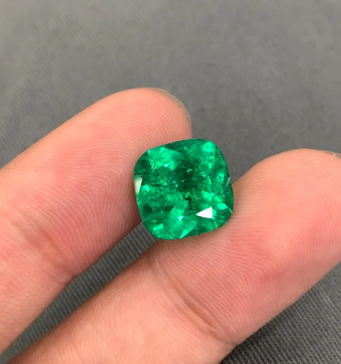 Colombian Square Cushion Cut Natural Emerald, Perfect Brilliant Square Shape Colombia Emerald Gemstone , Emerald Jewellery , 5.90 Carats