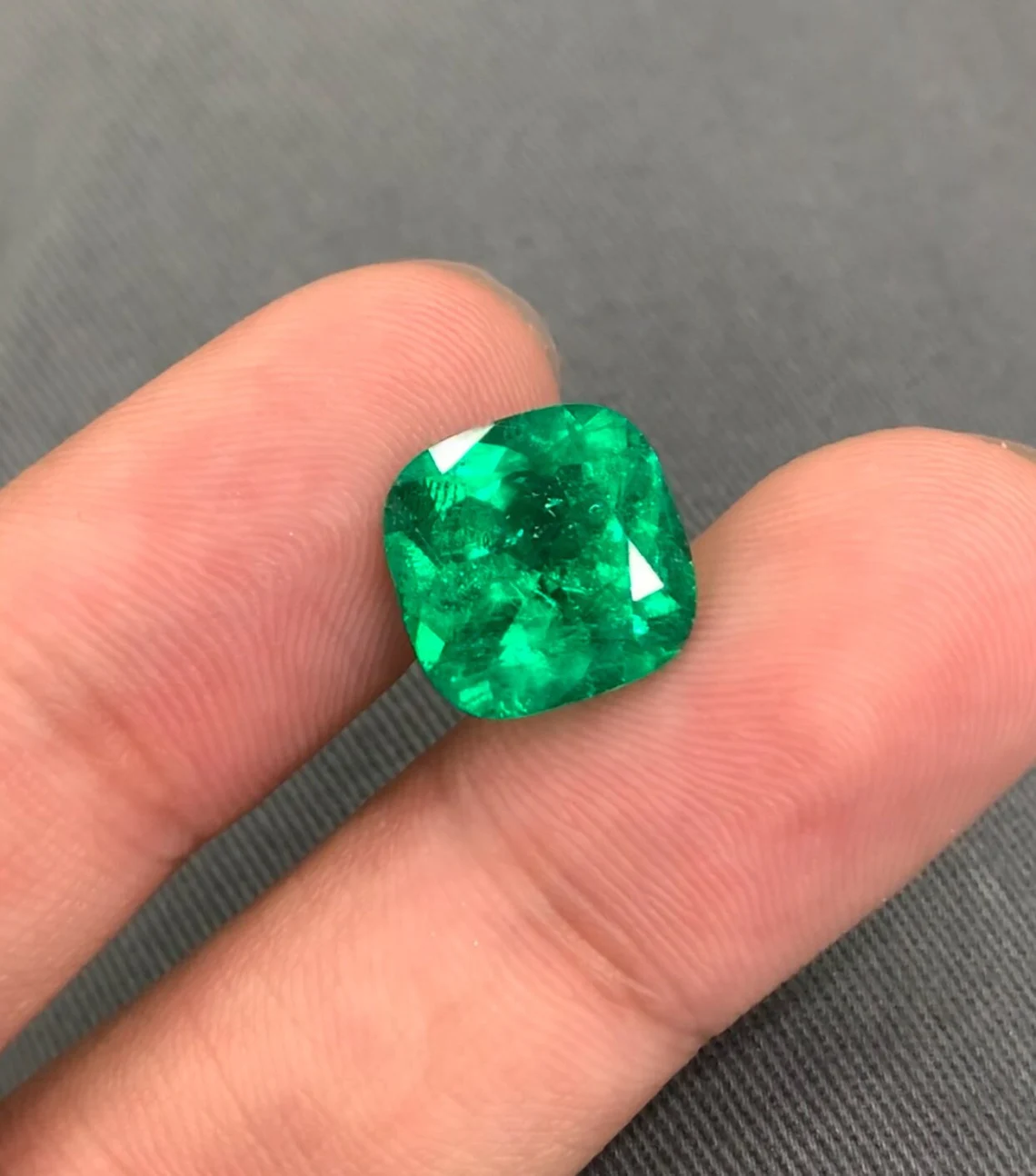 Colombian Square Cushion Cut Natural Emerald, Perfect Brilliant Square Shape Colombia Emerald Gemstone , Emerald Jewellery , 5.90 Carats