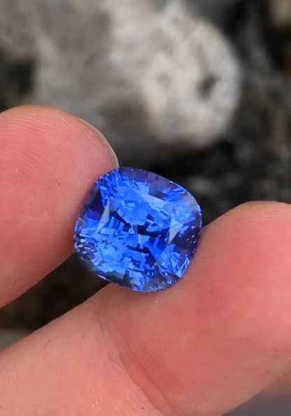 Unheated Lotus Certified Blue Sapphire Gemstone Certified Cornflower Blue Sapphire Perfect Cushion Cut for engagement Ring 10.24 carts
