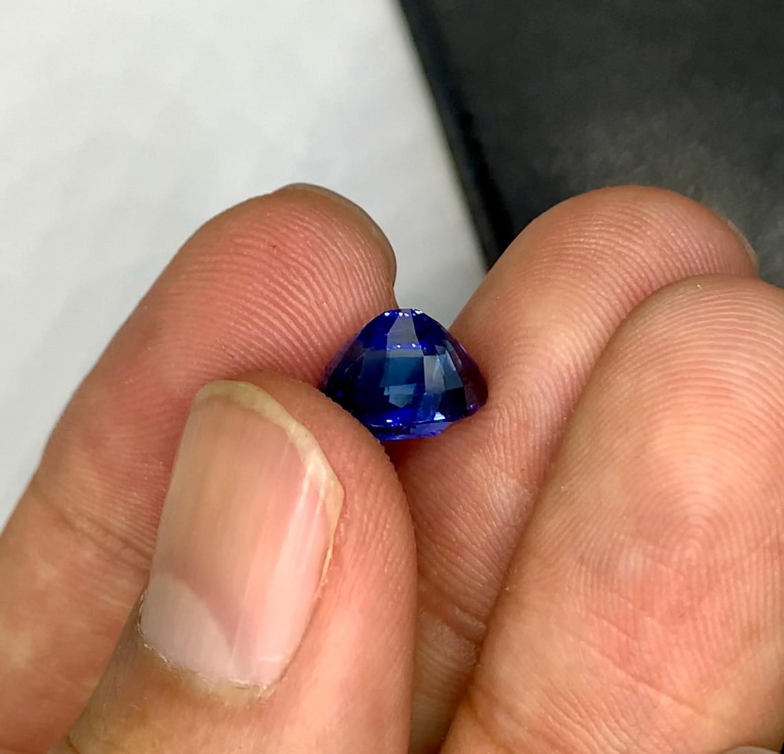 GRS Certified Royal Blue Sapphire Perfect Oval Cut for engagement Ring 5.13 carts