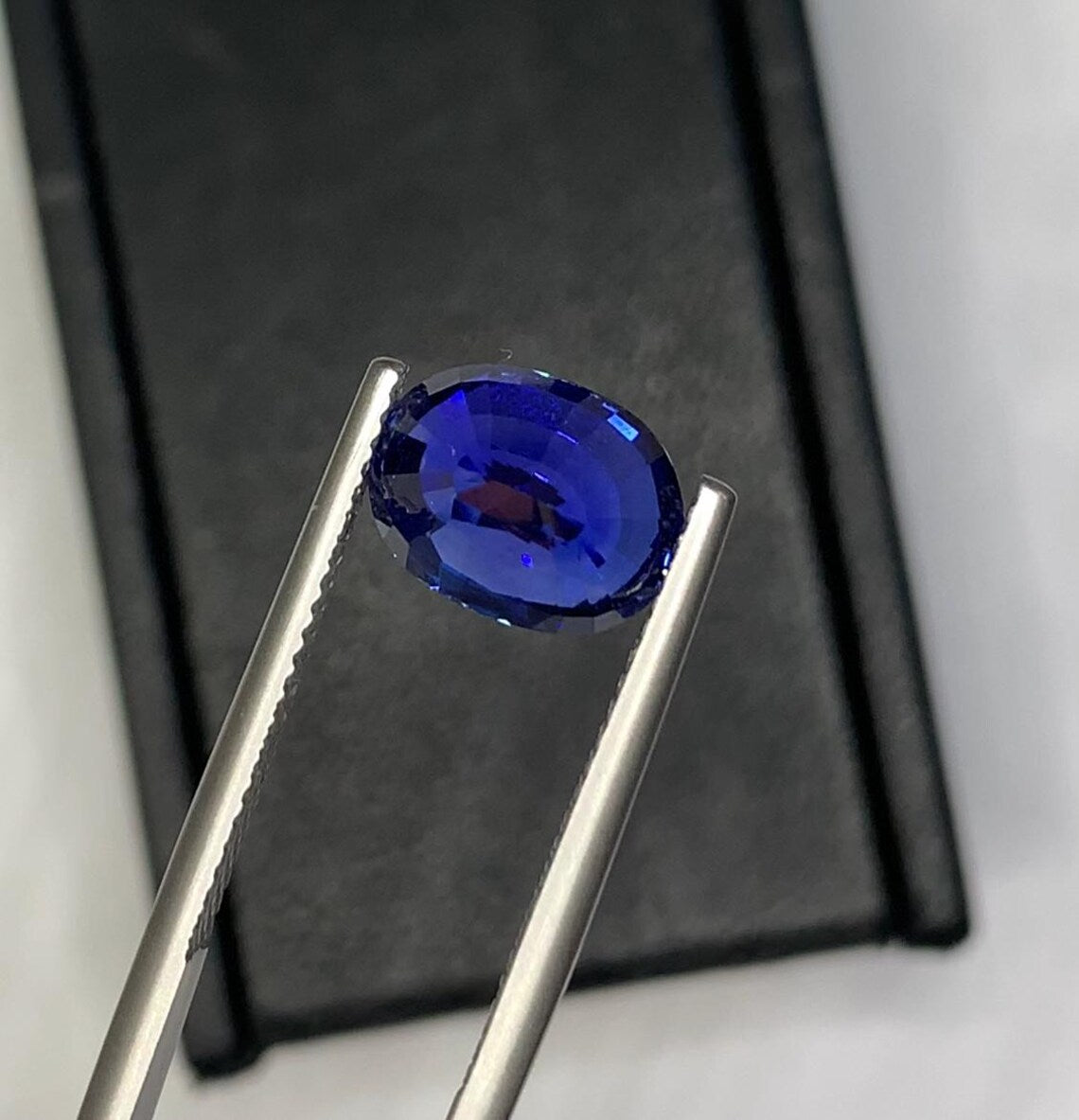 GRS Certified Royal Blue Sapphire Perfect Oval Cut for engagement Ring 5.13 carts