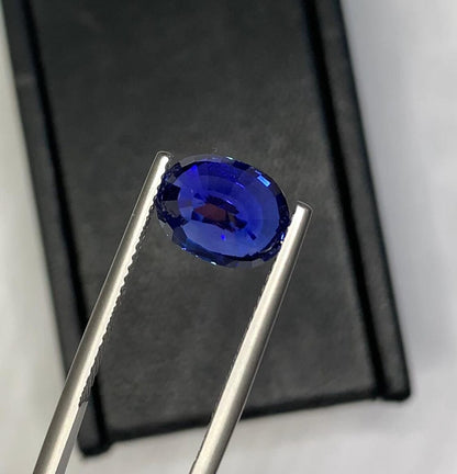 GRS Certified Royal Blue Sapphire Perfect Oval Cut for engagement Ring 5.13 carts