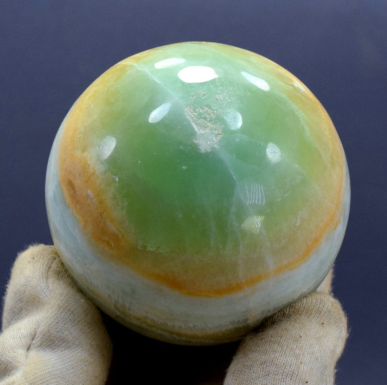 Carribean Calcite Sphere Ball , Blue Calcite , Pistachio Calcite Gemstone Crystal Stone - 553 Gram , 70*70 mm