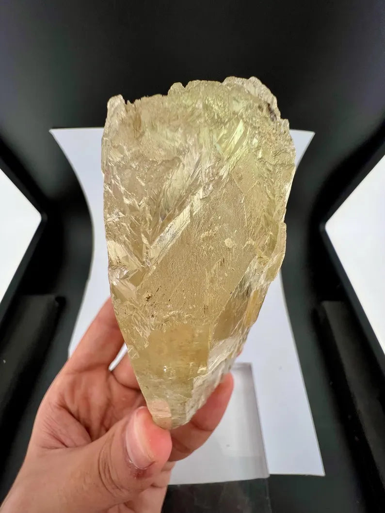 Yellow Triphane Kunzite Crystal from Afghanistan - 411 Grams