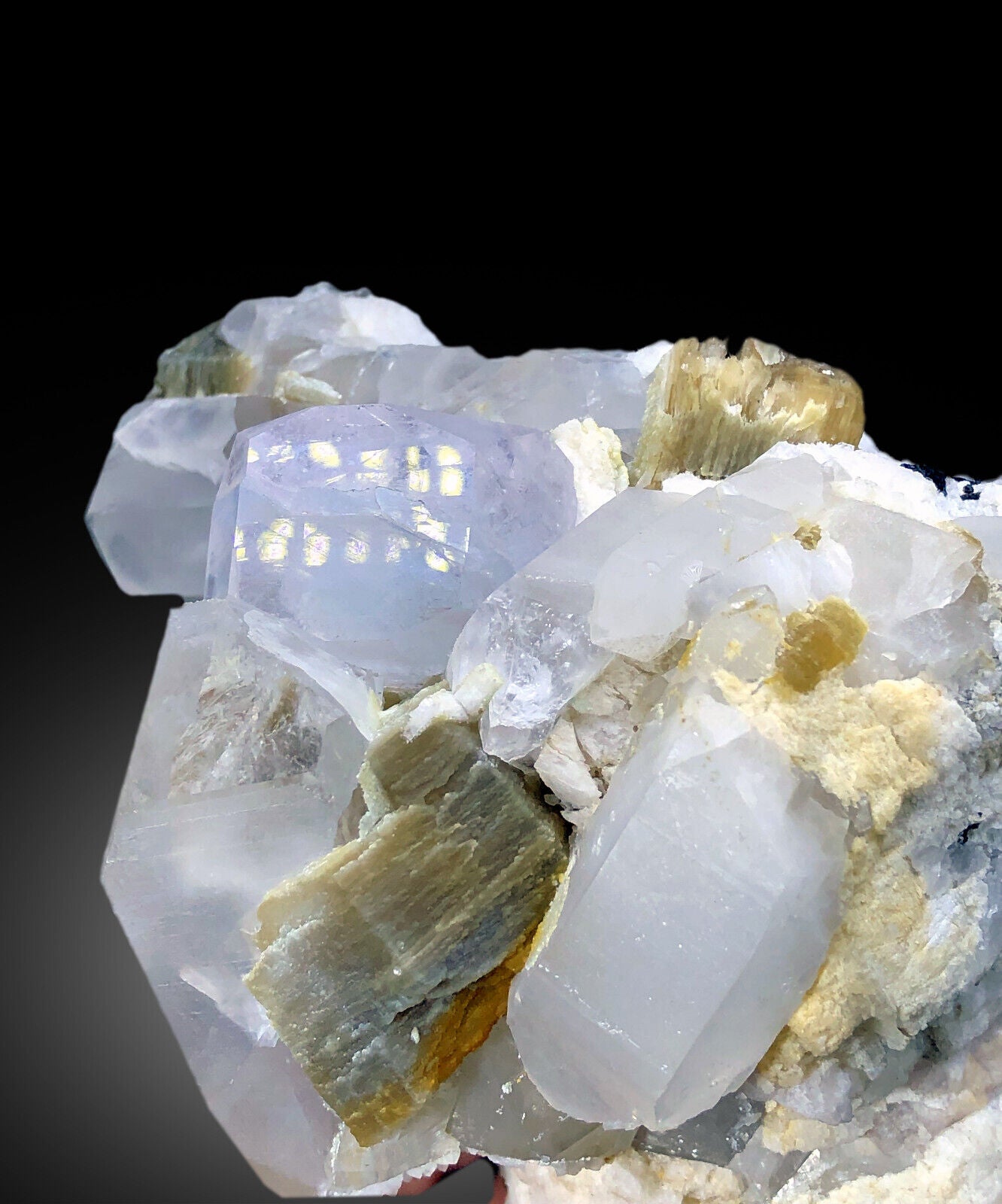 untreated Afghan beryl crystal association
fine geological specimen with bicolor crystal zoning