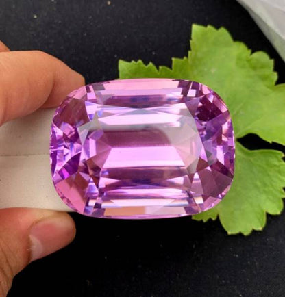 afghanistan kunzite loose gemstone large size
loupe clean kunzite gemstone faceted stone